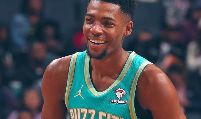 九游体育中国官网-谁是水货？榜眼米勒背靠背轰30+ 本届新秀第一人！