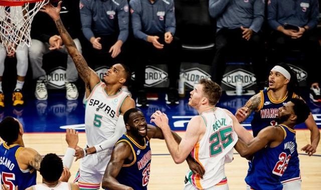 九游体育中国官网-连续攻陷魔鬼主场！年轻马刺越战越勇重燃赛季希望